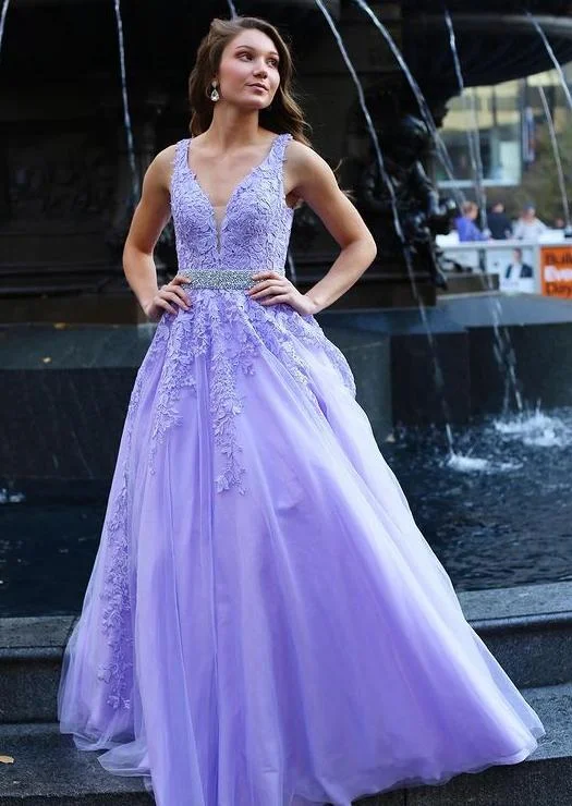 V-neck Tulle Long Prom Dresses with Appliques and Beading,Winter Formal Dresses,DS3680