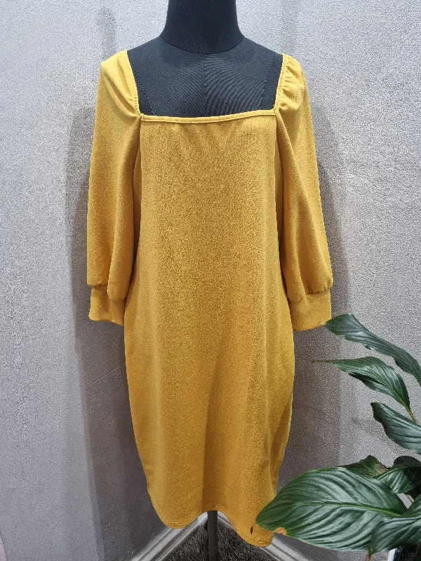 Square Neck Dress (16/40)