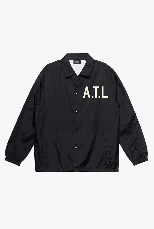 Atlanta Braves Essential Coach Jacket - Black